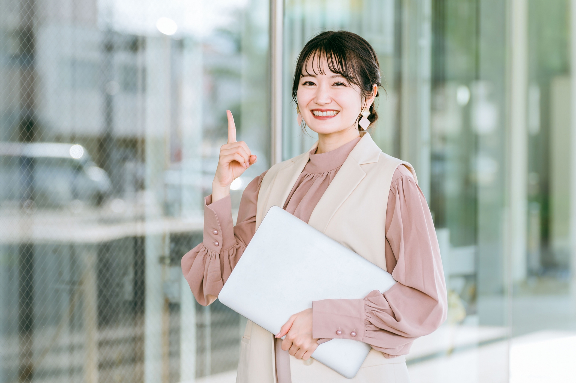 スキルを活かして働く女性